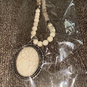 RIAH FASHION NWT necklace with matching earrings